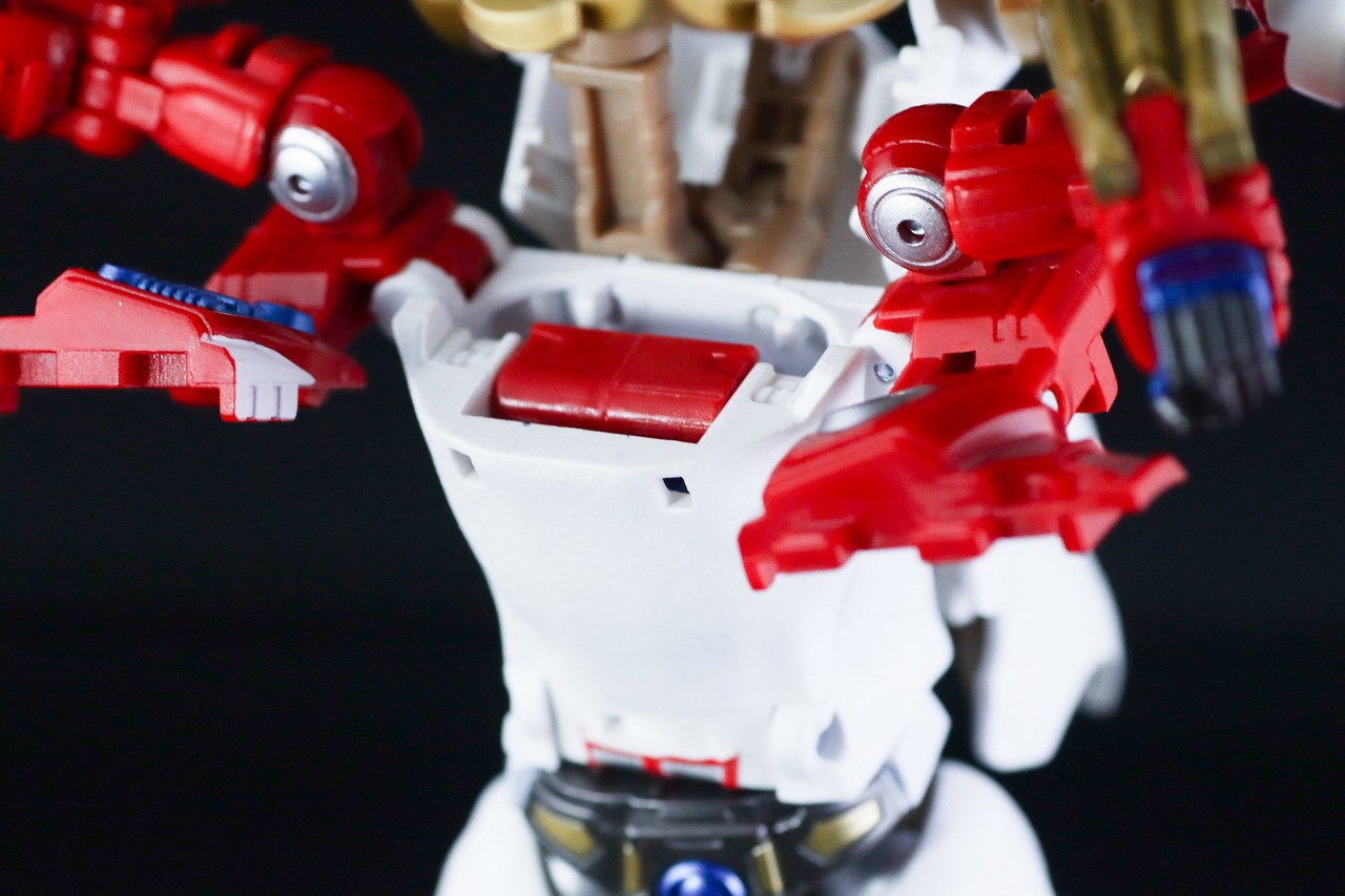 40TH SELECTION　ライオコンボイ　レビュー　変形