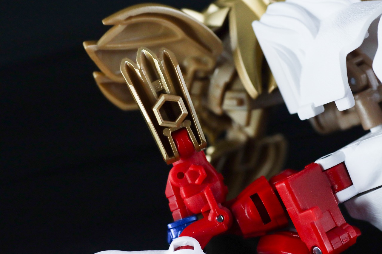 40TH SELECTION　ライオコンボイ　レビュー　変形