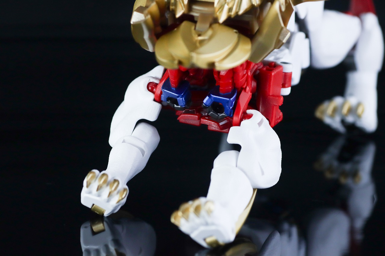 40TH SELECTION　ライオコンボイ　レビュー　変形