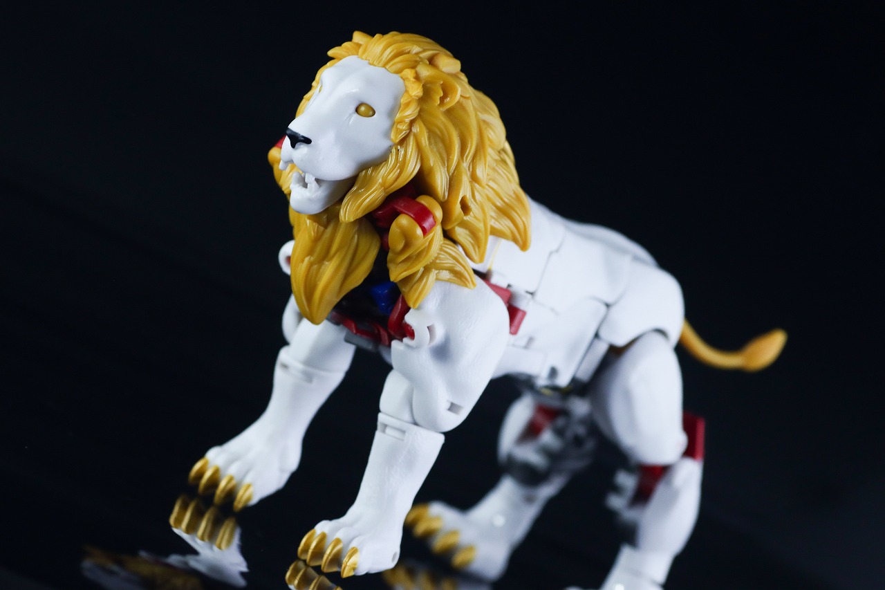 トランスフォーマーレガシー　TL-25　レオプライム　レビュー　アクション