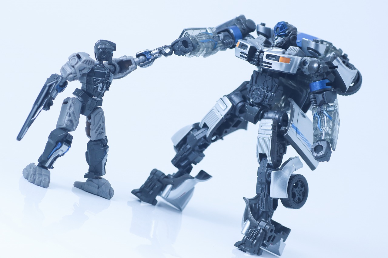 トランスフォーマー　スタジオシリーズ SS-141　ミラージュ　レビュー　アクション　ノア・ディアス　エクセルスーツ