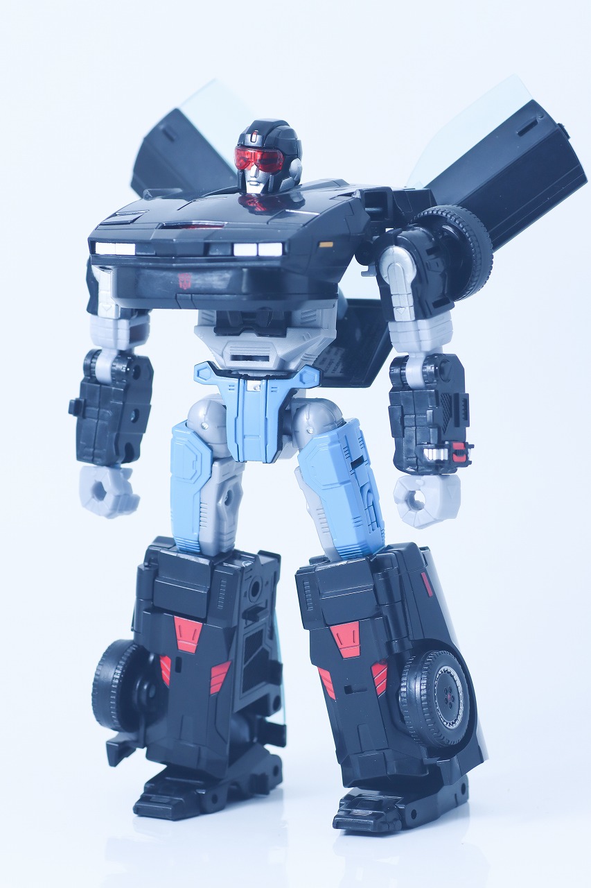 トランスフォーマー　ナイトライダー エージェントナイト　レビュー　ロボットモード　本体