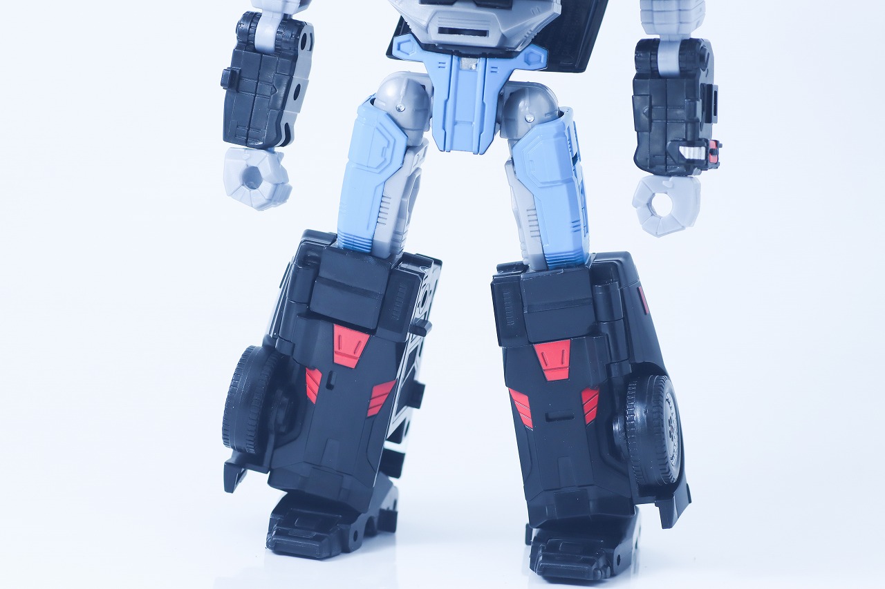 トランスフォーマー　ナイトライダー エージェントナイト　レビュー　ロボットモード　本体