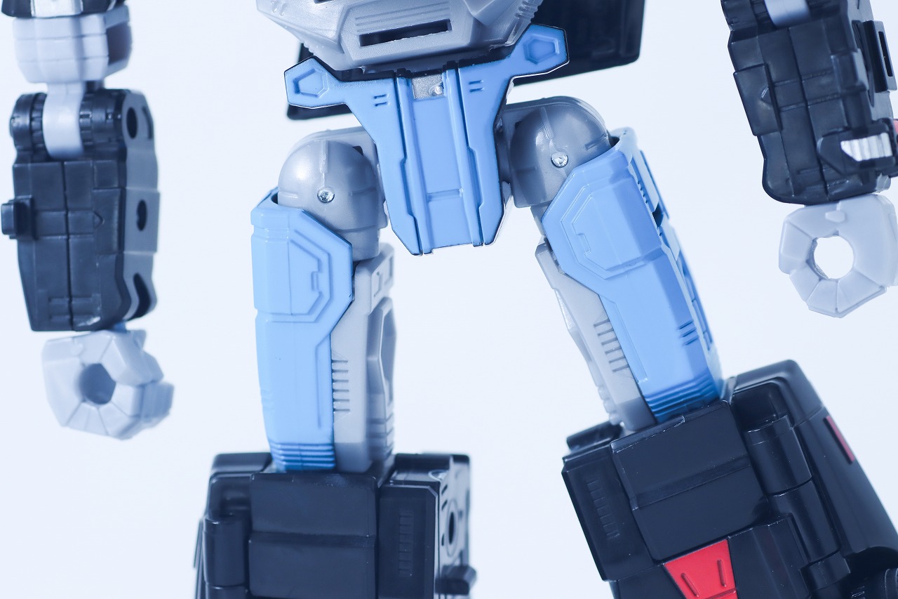 トランスフォーマー　ナイトライダー エージェントナイト　レビュー　ロボットモード　本体