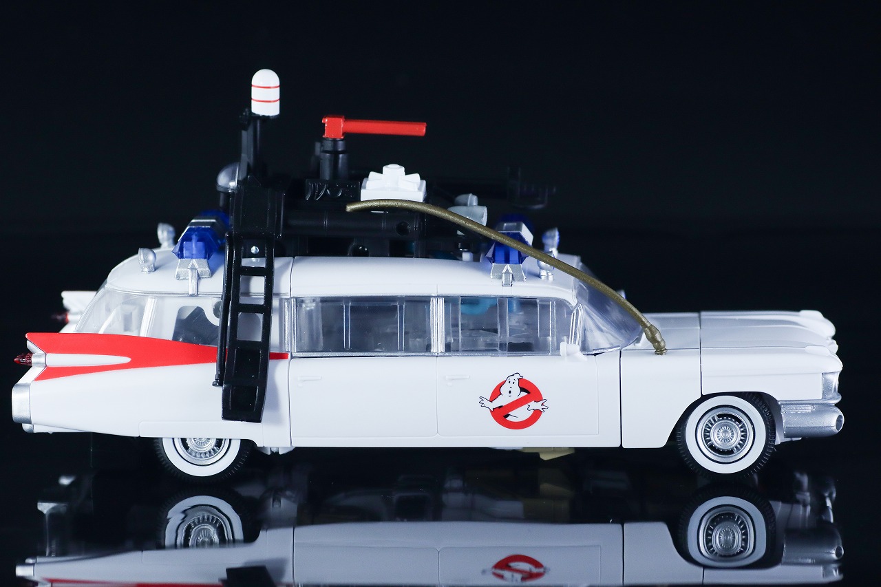 トランスフォーマー　ゴーストバスターズ エクトトロン／エクト-1　ビークルモード　レビュー　本体