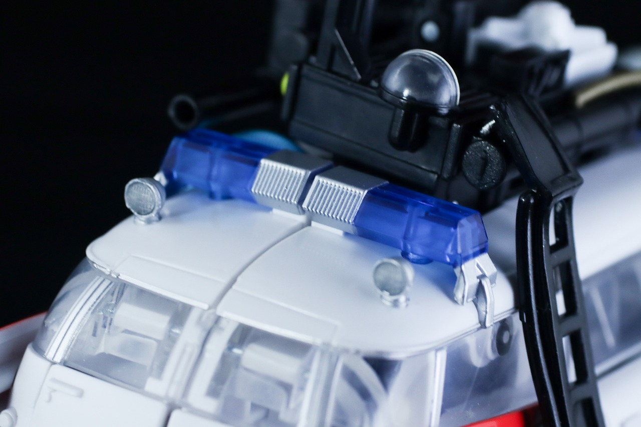 トランスフォーマー　ゴーストバスターズ エクトトロン／エクト-1　ビークルモード　レビュー　本体