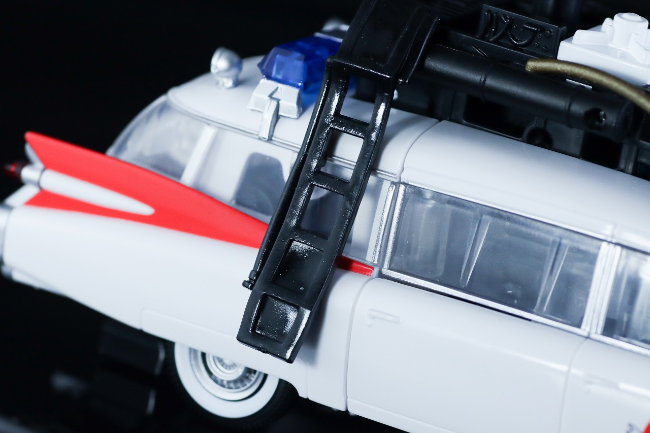 トランスフォーマー　ゴーストバスターズ エクトトロン／エクト-1　ビークルモード　レビュー　本体