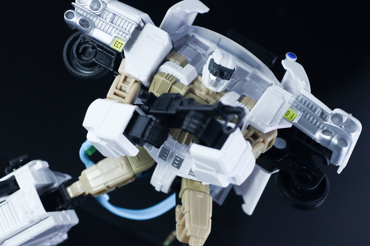 トランスフォーマー　ゴーストバスターズ エクトトロン／エクト-1　ロボットモード　レビュー　アクション