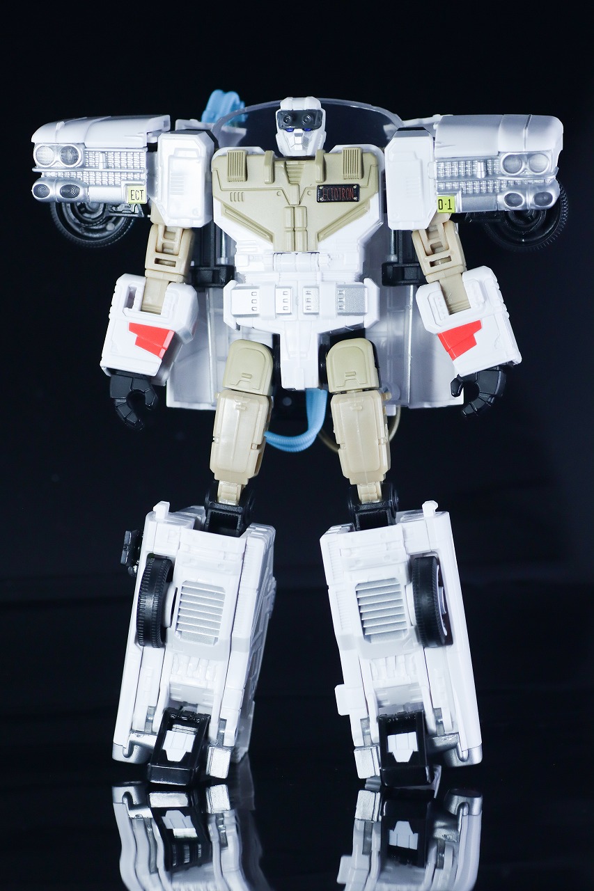 トランスフォーマー　ゴーストバスターズ エクトトロン／エクト-1　ロボットモード　レビュー　本体