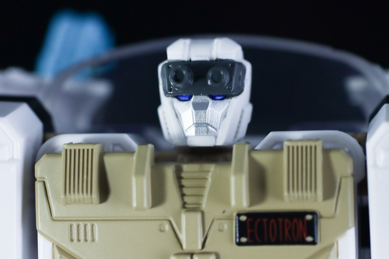 トランスフォーマー　ゴーストバスターズ エクトトロン／エクト-1　ロボットモード　レビュー　本体