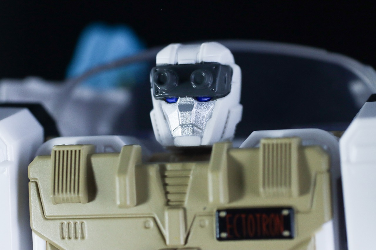 トランスフォーマー　ゴーストバスターズ エクトトロン／エクト-1　ロボットモード　レビュー　本体
