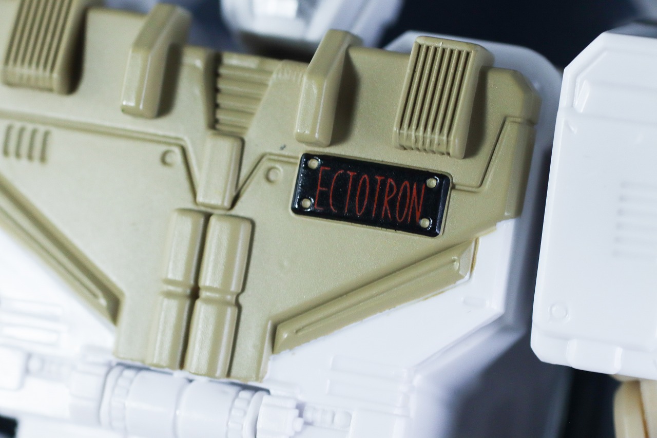 トランスフォーマー　ゴーストバスターズ エクトトロン／エクト-1　ロボットモード　レビュー　本体
