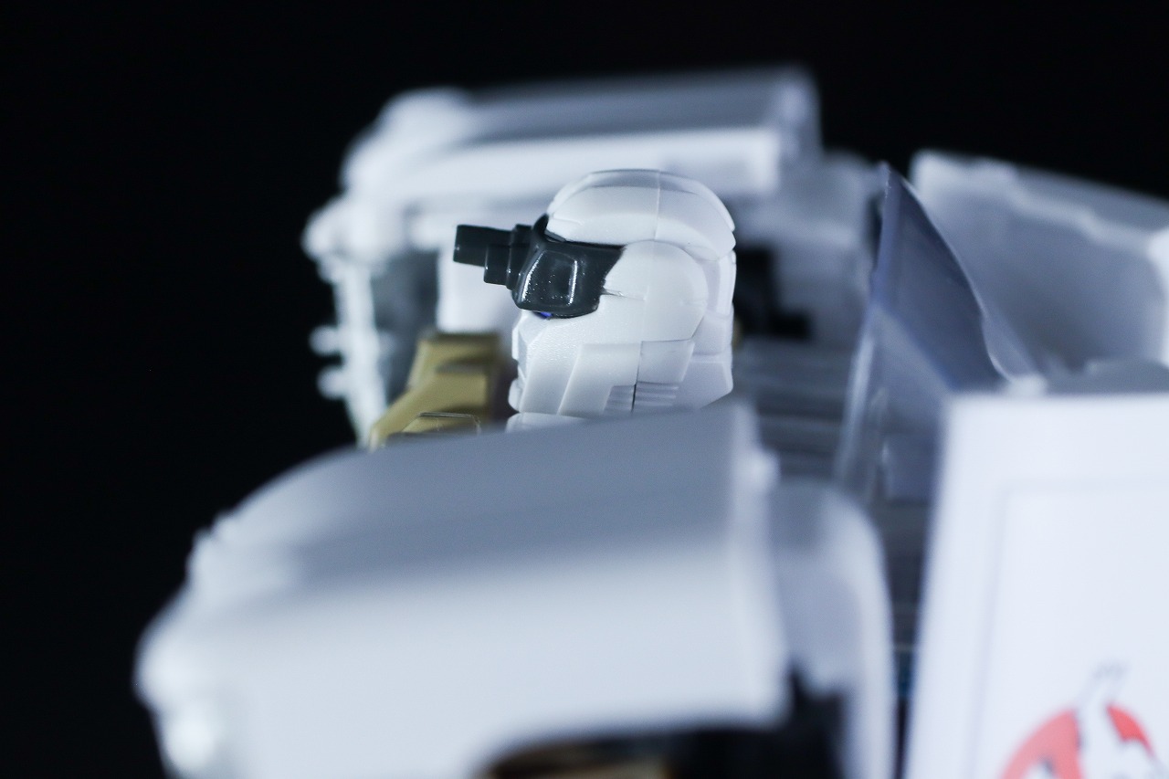 トランスフォーマー　ゴーストバスターズ エクトトロン／エクト-1　ロボットモード　レビュー　本体