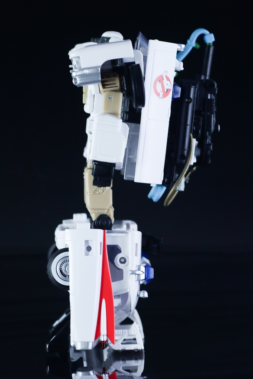 トランスフォーマー　ゴーストバスターズ エクトトロン／エクト-1　ロボットモード　レビュー　本体