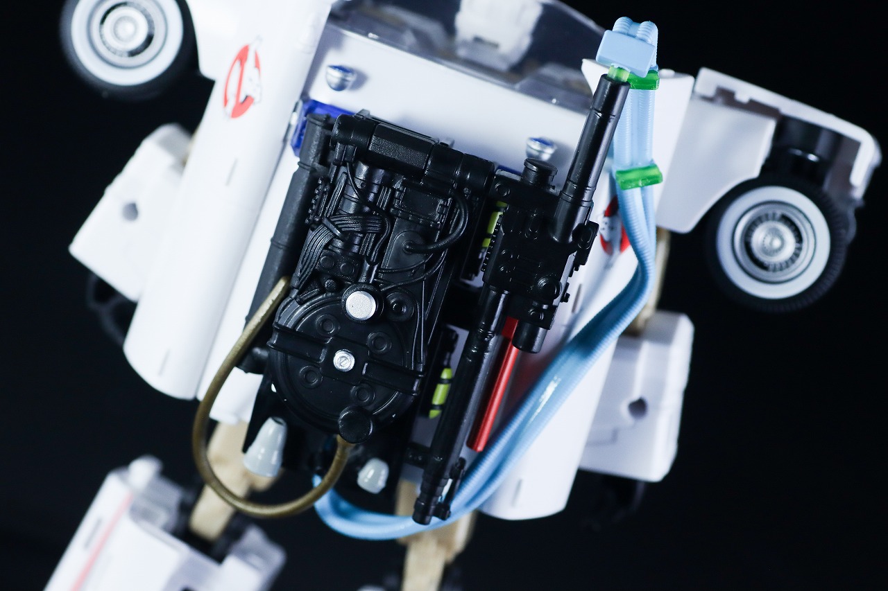 トランスフォーマー　ゴーストバスターズ エクトトロン／エクト-1　ロボットモード　レビュー　本体