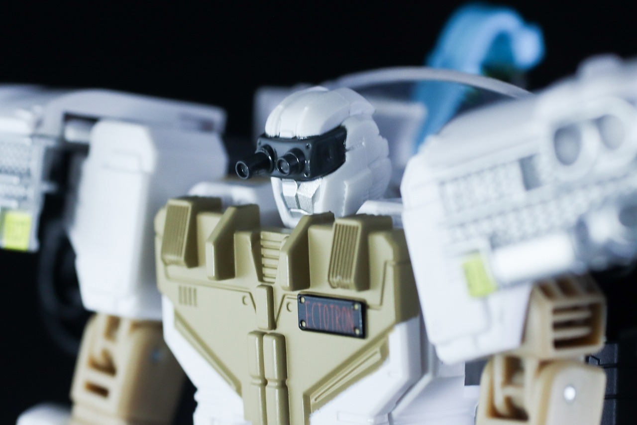 トランスフォーマー　ゴーストバスターズ エクトトロン／エクト-1　ロボットモード　レビュー　可動範囲