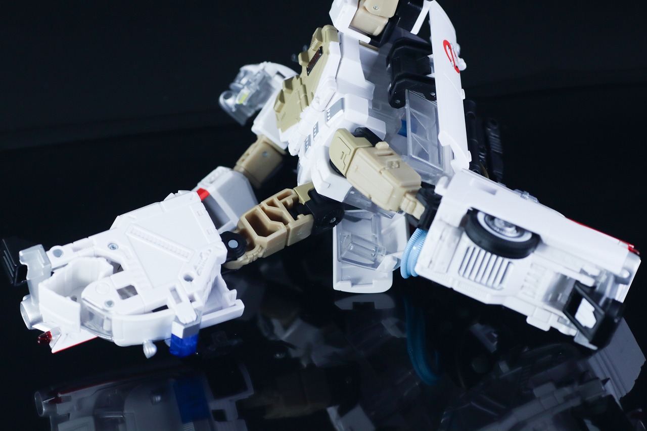 トランスフォーマー　ゴーストバスターズ エクトトロン／エクト-1　ロボットモード　レビュー　可動範囲