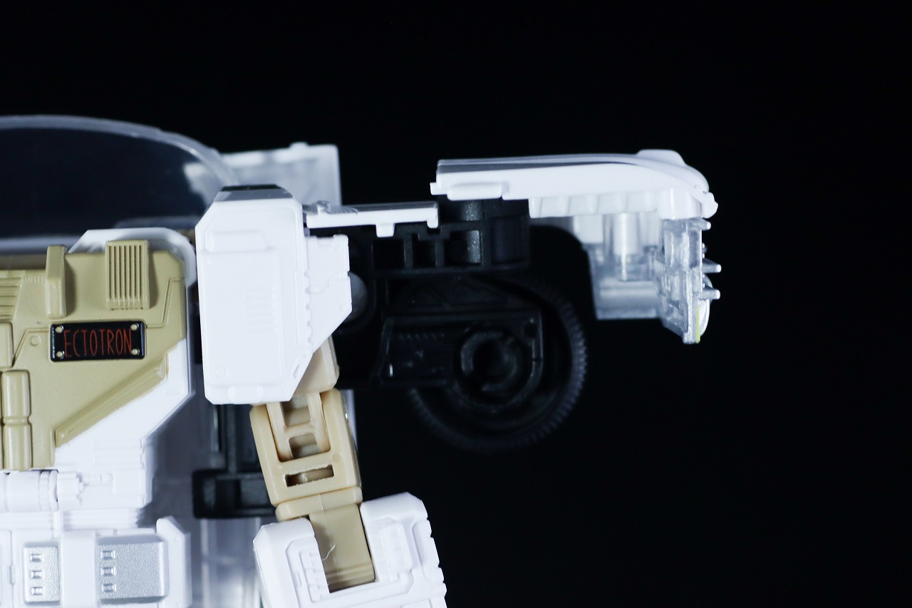 トランスフォーマー　ゴーストバスターズ エクトトロン／エクト-1　ロボットモード　レビュー　変形