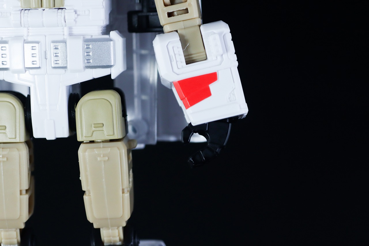 トランスフォーマー　ゴーストバスターズ エクトトロン／エクト-1　ロボットモード　レビュー　変形