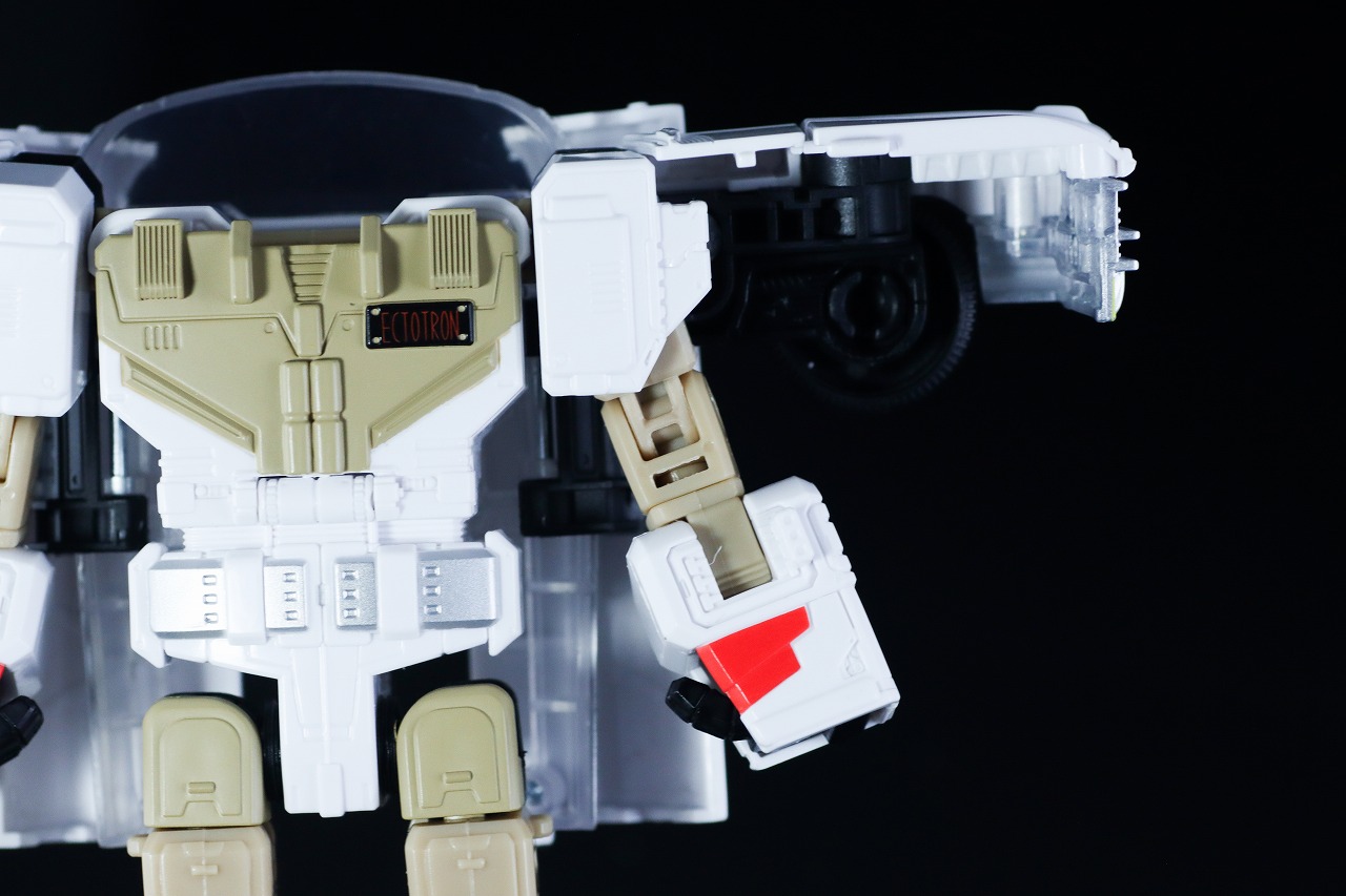 トランスフォーマー　ゴーストバスターズ エクトトロン／エクト-1　ロボットモード　レビュー　変形