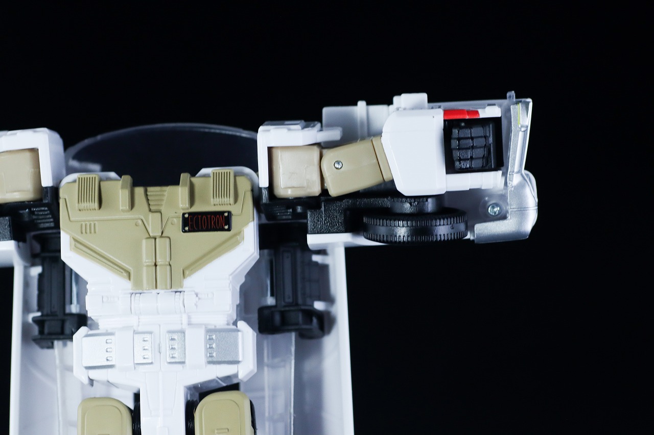 トランスフォーマー　ゴーストバスターズ エクトトロン／エクト-1　ロボットモード　レビュー　変形