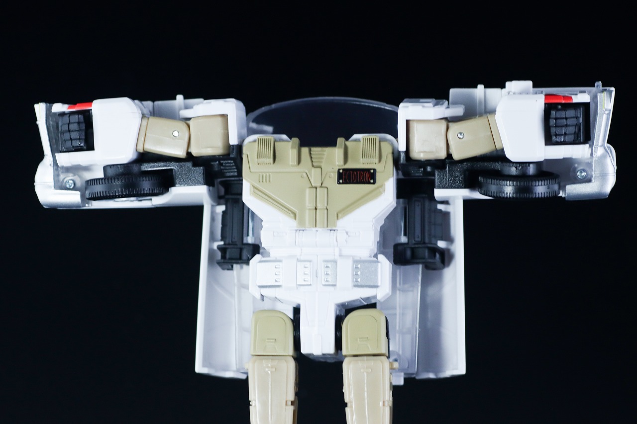 トランスフォーマー　ゴーストバスターズ エクトトロン／エクト-1　ロボットモード　レビュー　変形