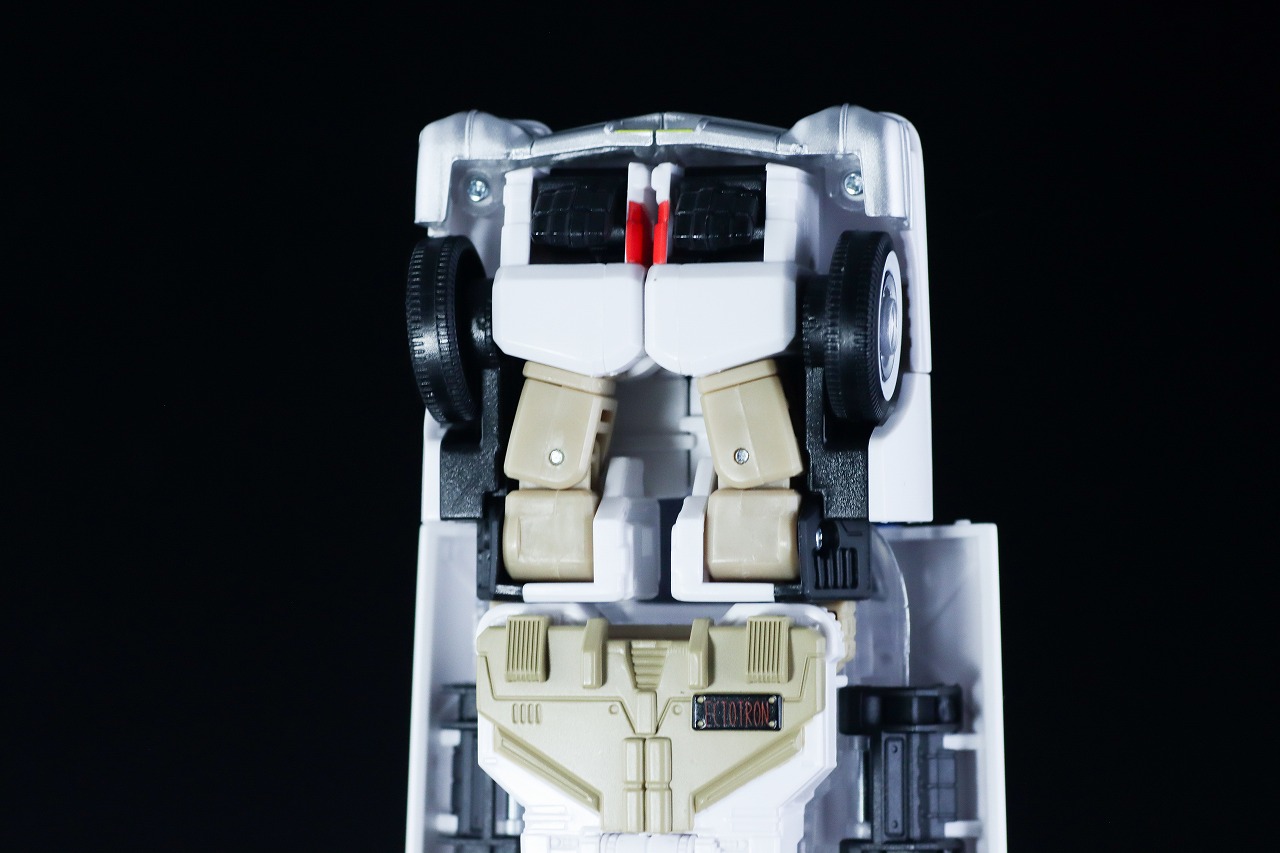 トランスフォーマー　ゴーストバスターズ エクトトロン／エクト-1　ロボットモード　レビュー　変形