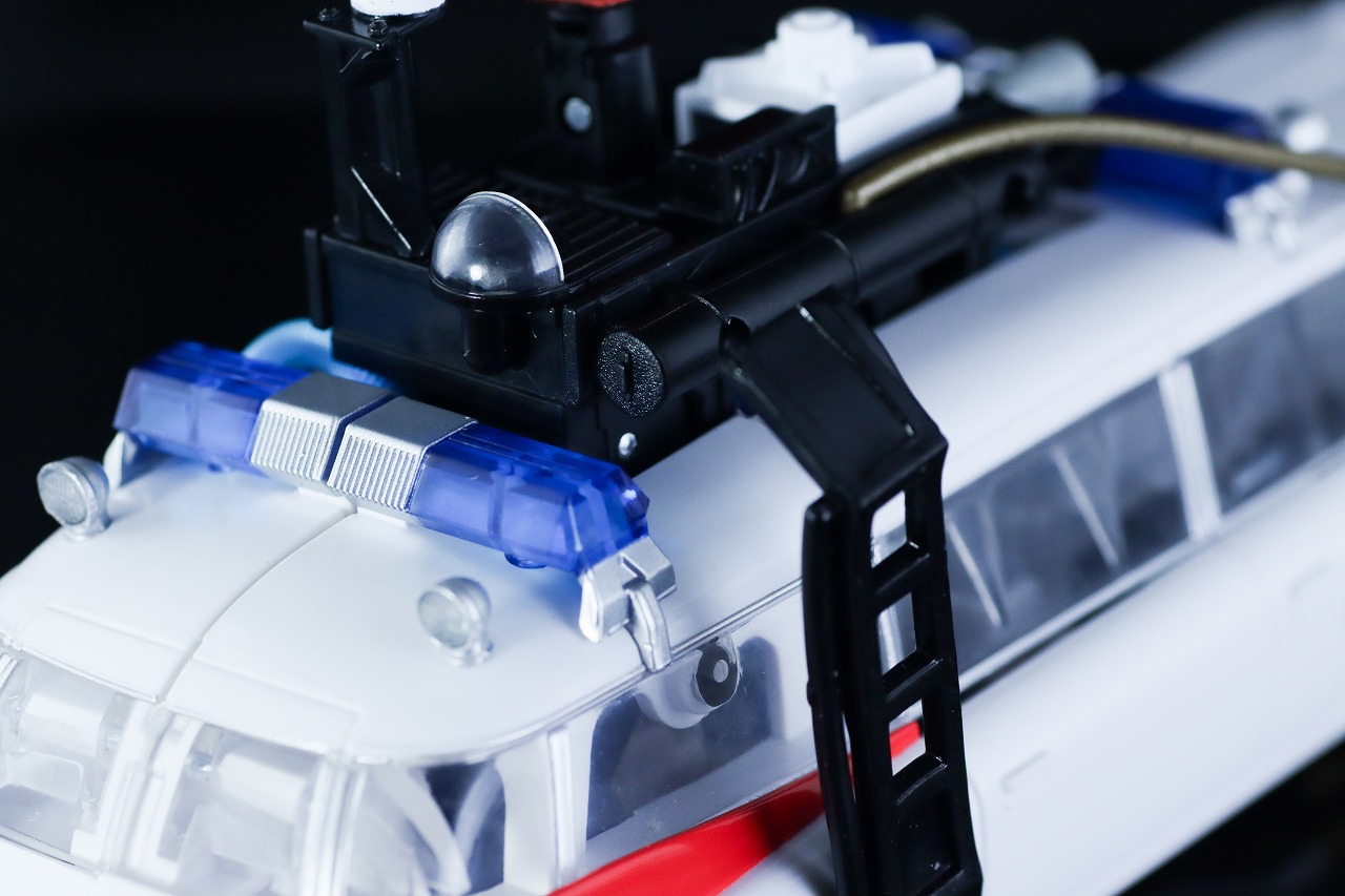 トランスフォーマー　ゴーストバスターズ エクトトロン／エクト-1　ロボットモード　レビュー　変形